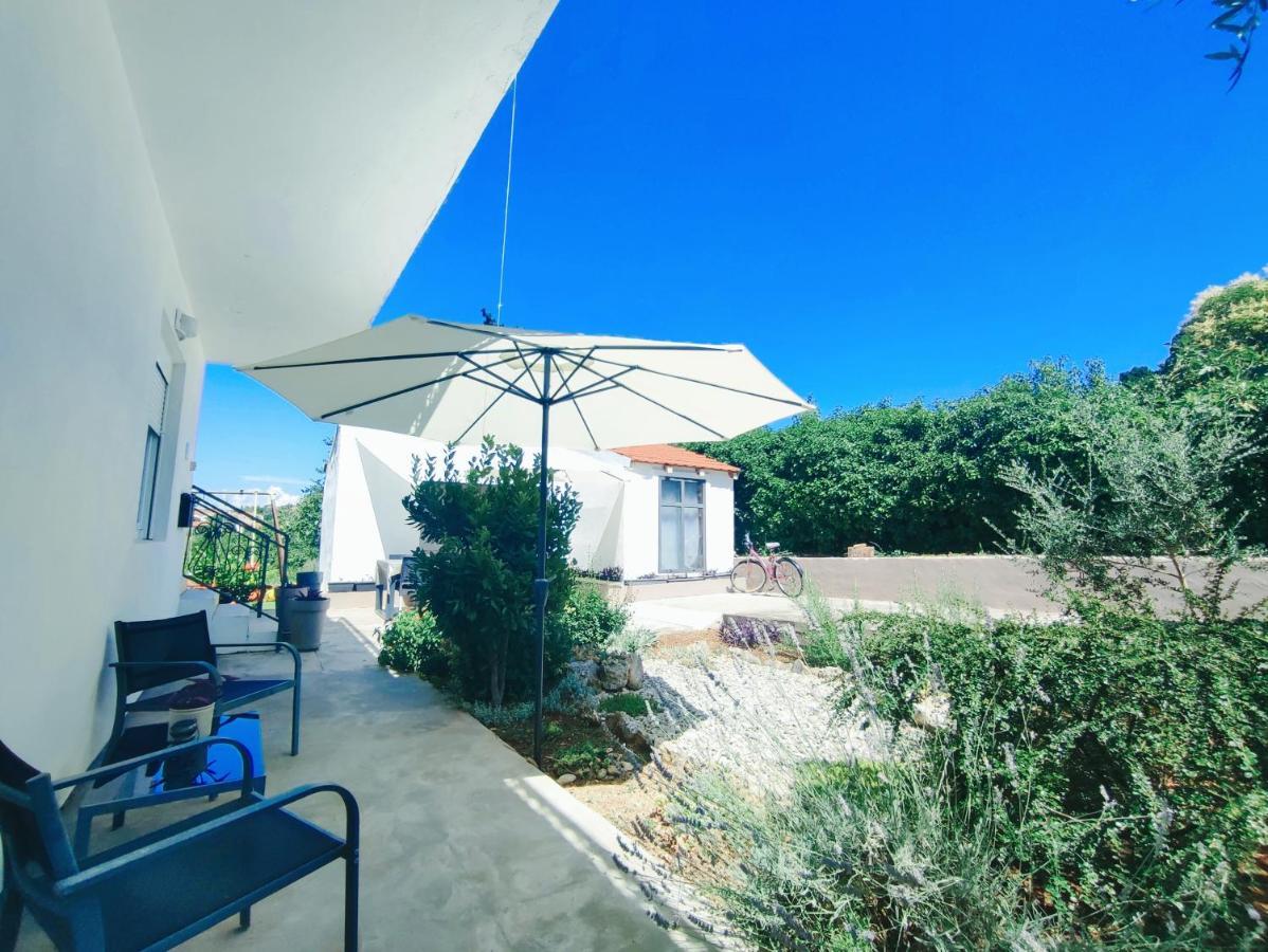 דירות Sutomiscica Garden מראה חיצוני תמונה
