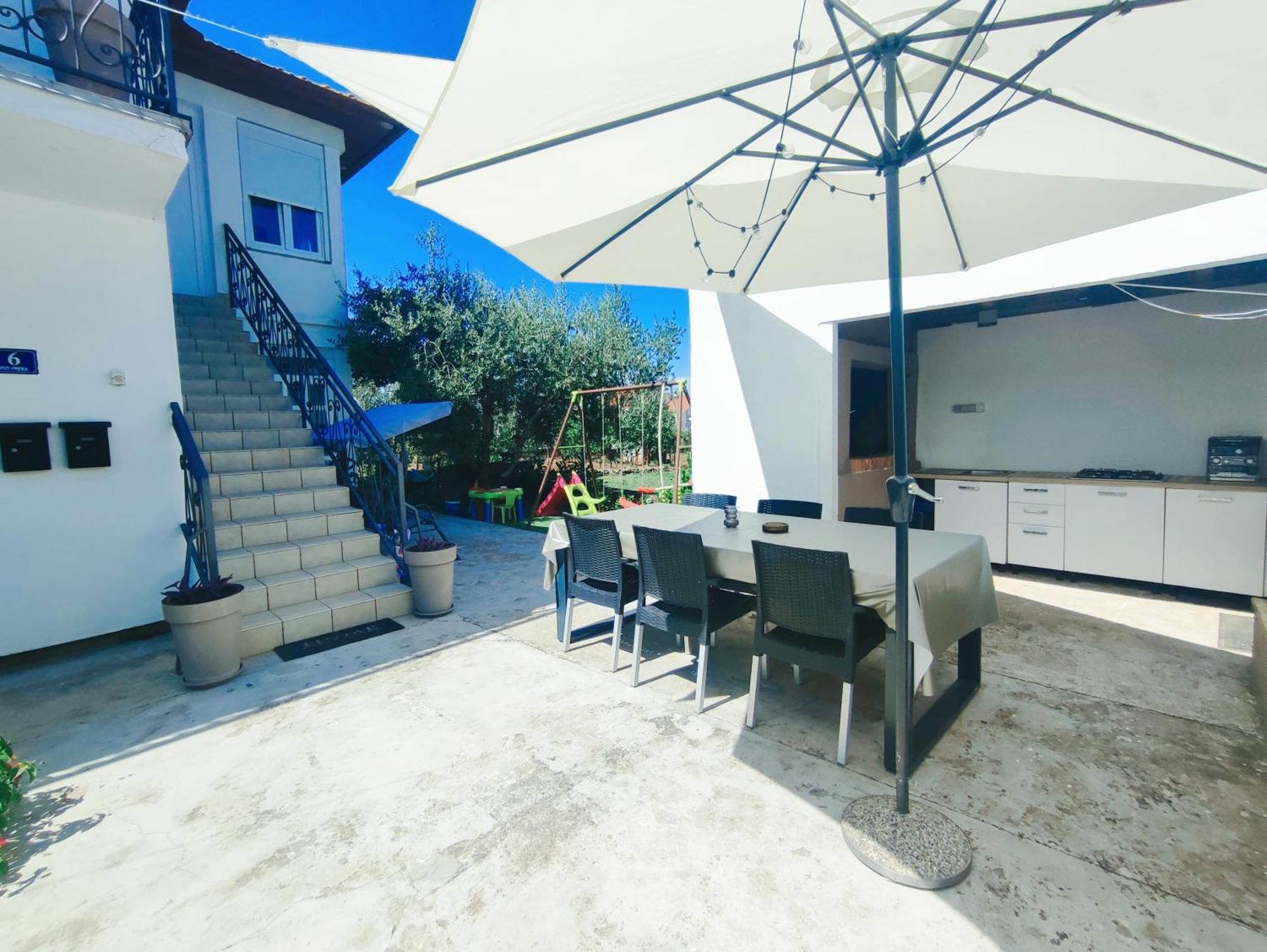 דירות Sutomiscica Garden מראה חיצוני תמונה
