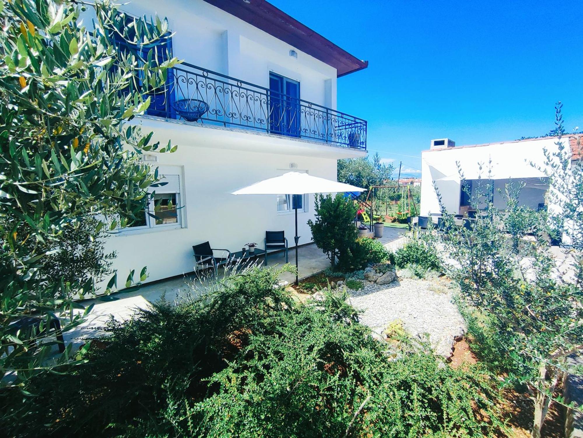 דירות Sutomiscica Garden מראה חיצוני תמונה